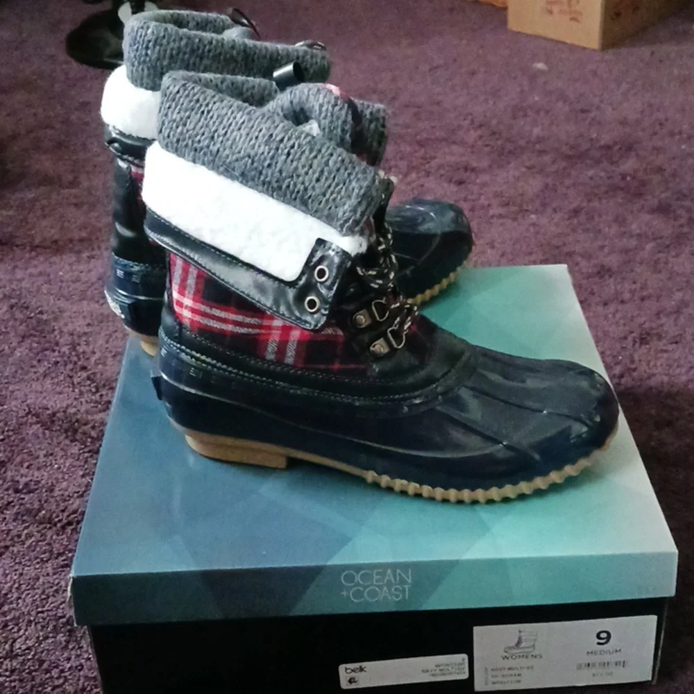 Boots - Picture 2 of 4
